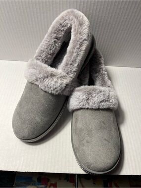 Sketchers cozy campfire women’s Gray Faux Fur Lined Slip-On Slippers Sz 7